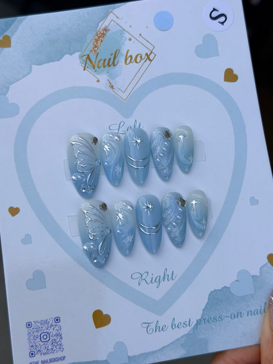 Blue cateye nail